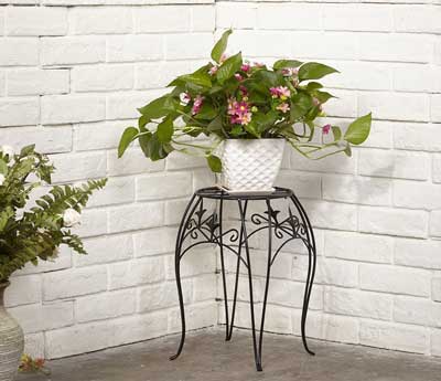 7. Amagabeli Garden&Patio Decorative Indoor Outdoor Flower Pot Saucer Stands